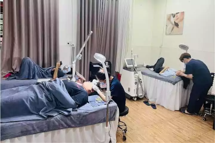 Bác Sĩ Tuyến - Phòng Khám Chuyên Khoa Da Liễu TP Cần Thơ