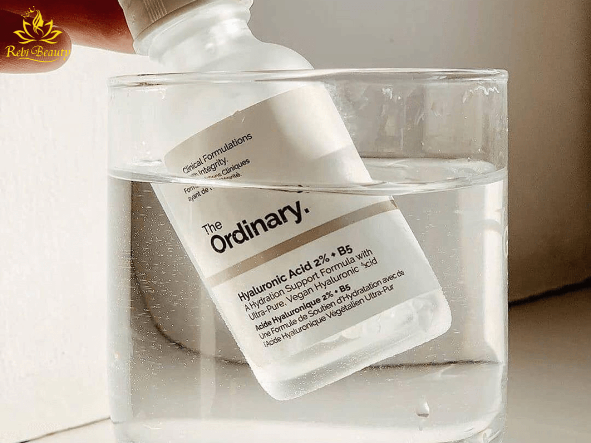 The Ordinary Hyaluronic Acid 2% + B5 là serum hoàn hảo cho làn da thiếu ẩm