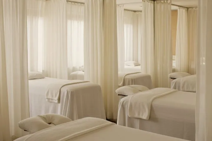 Massage Grand Hotel Hòa Bình