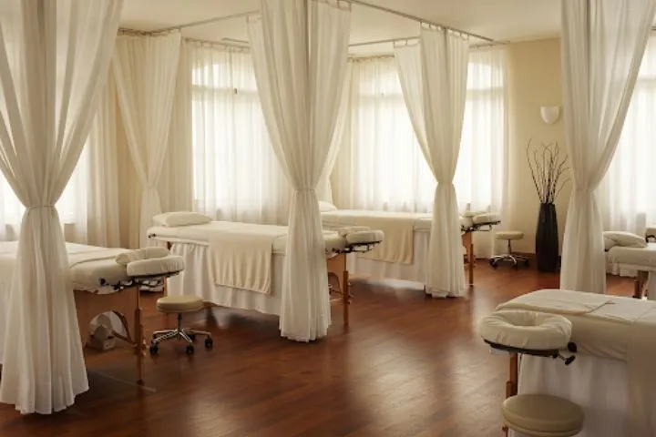Sen Spa Long Biên