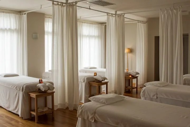Massage Lux 152 Quận 7