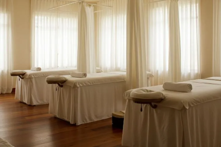 Massage Mê Hoàng Cung Thuận An