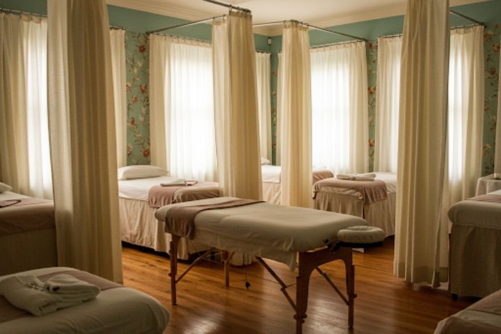 Hương Sen Healthcare Tân Bình