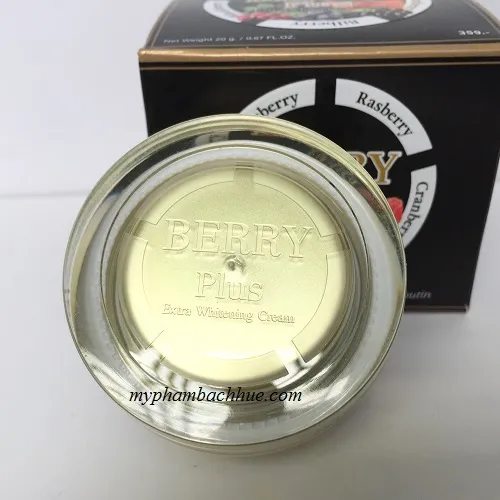 Logo Berry Plus được đúc nổi dưới đáy hũ kem chính hãng