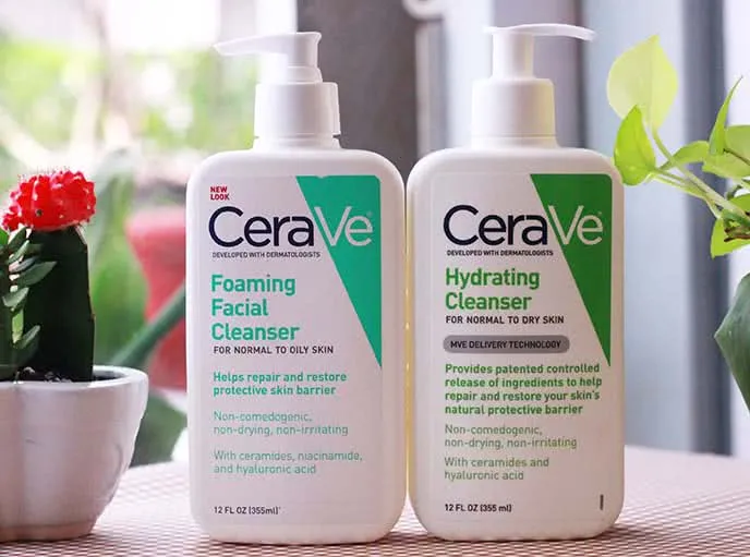 chai sữa rửa mặt CeraVe chuyên trị mụn được bán tại hiệu thuốc